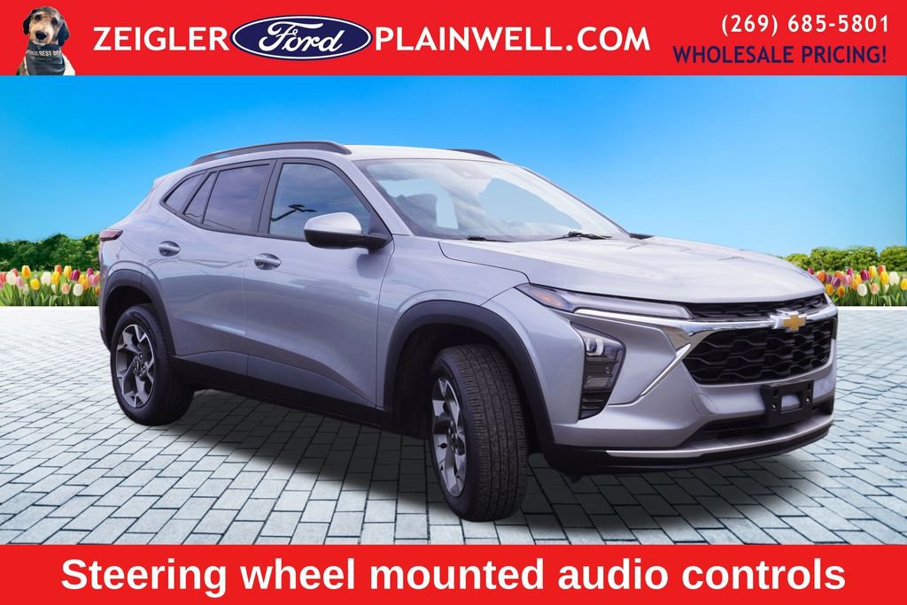 Used 2025 Chevrolet Trax LT w/ LT Convenience Package image 7