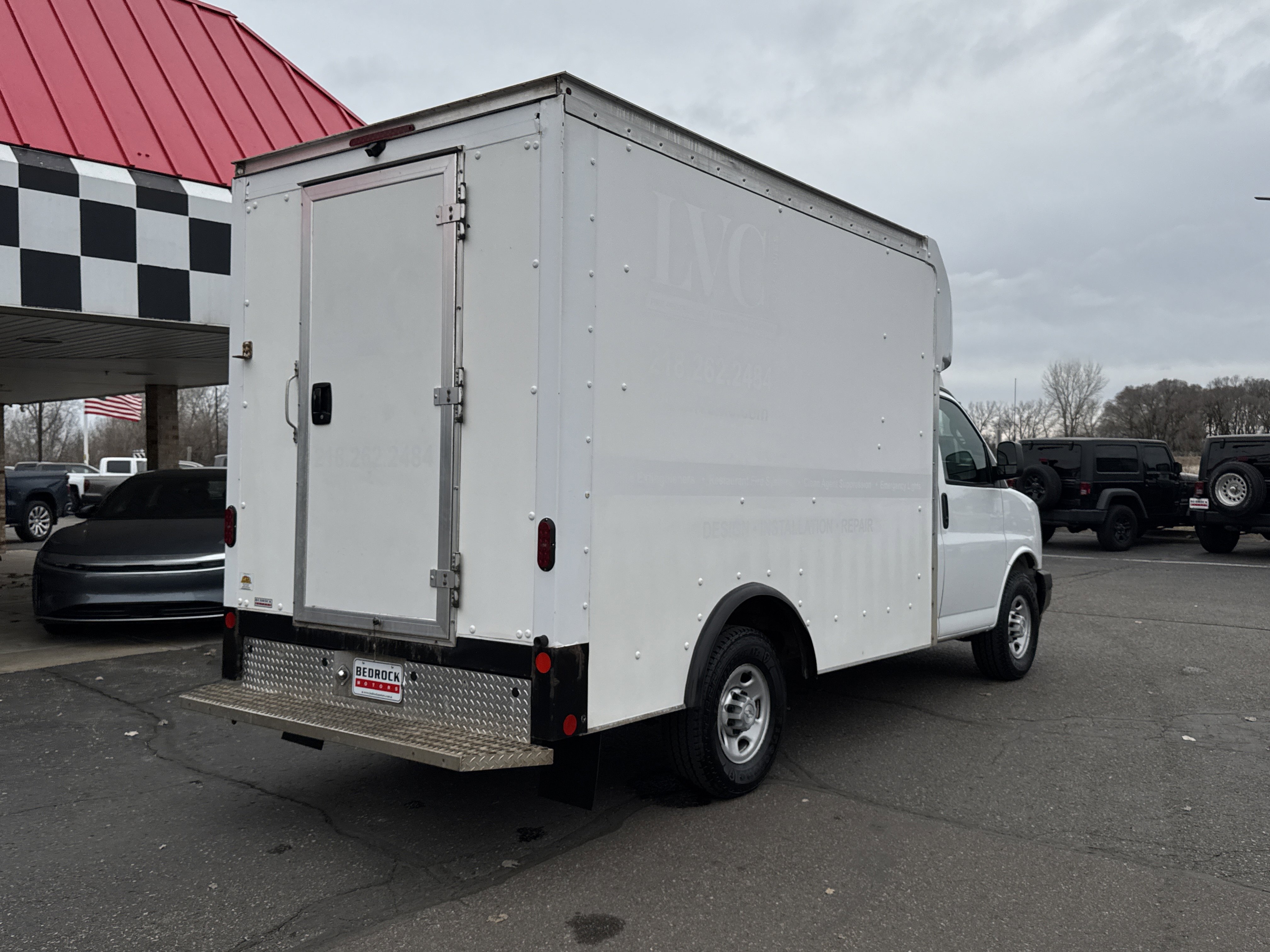 Used 2019 Chevrolet Express 3500 w/ Driver Convenience Package RWD image 7
