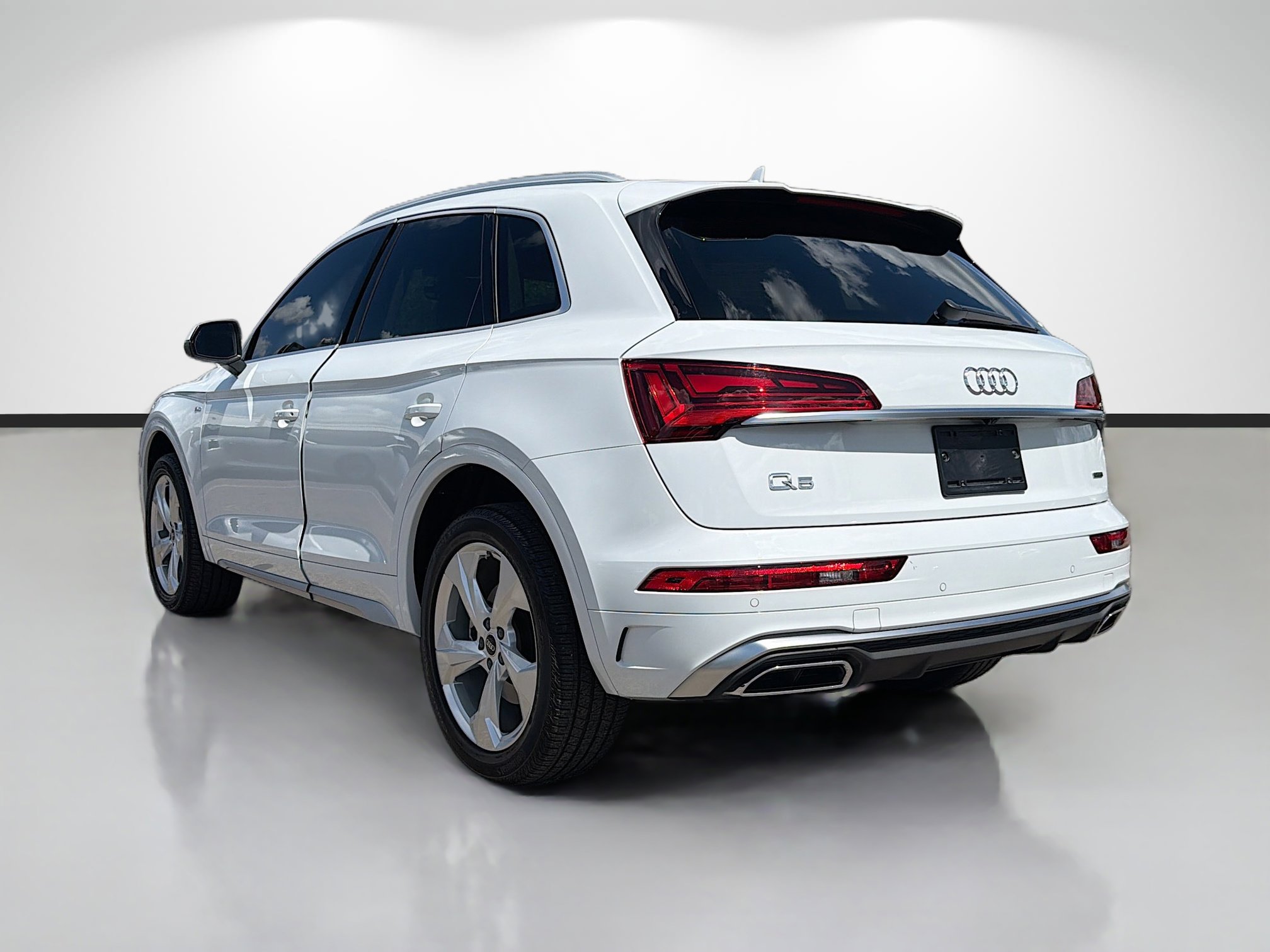 Used 2023 Audi Q5 2.0T Premium Plus w/ Premium Plus Package image 5