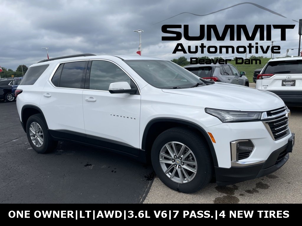 Used 2023 Chevrolet Traverse LT image 1