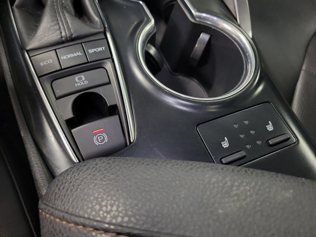Used 2019 Toyota Camry XLE FWD image 18
