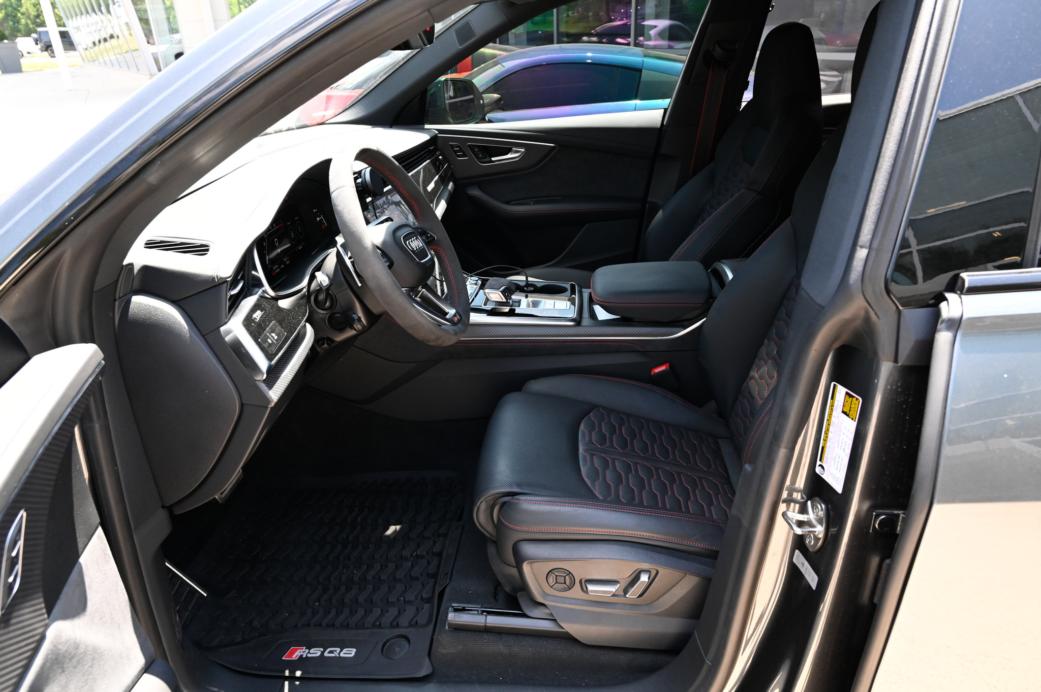 Used 2024 Audi RS Q8 AWD/4WD image 17