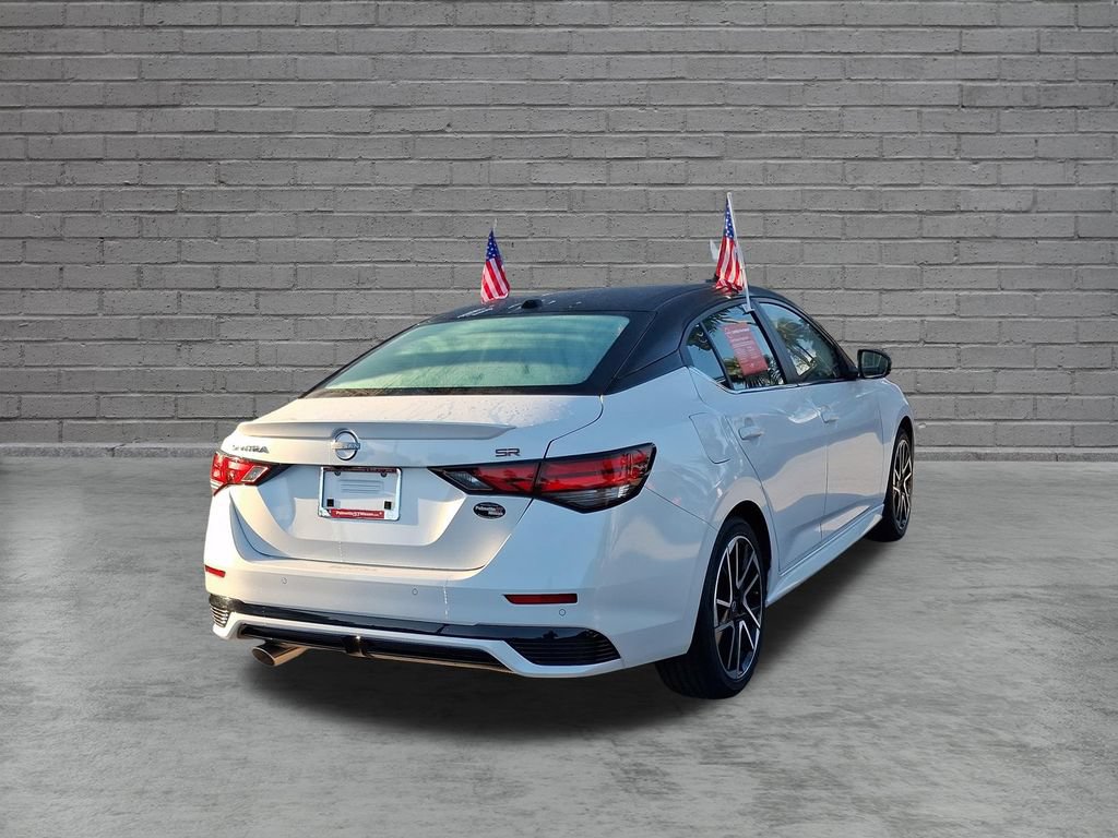 Used 2025 Nissan Sentra SR FWD image 11