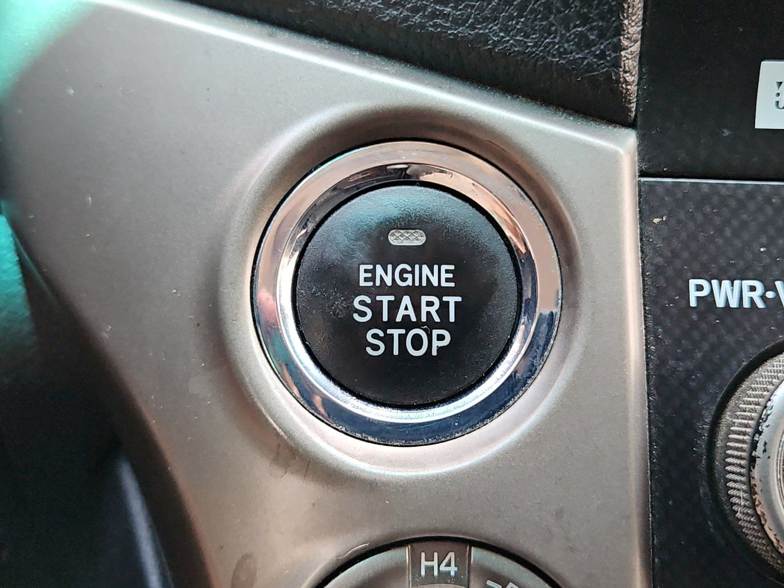 Used 2011 Toyota Land Cruiser w/ Upgrade Pkg AWD/4WD image 24