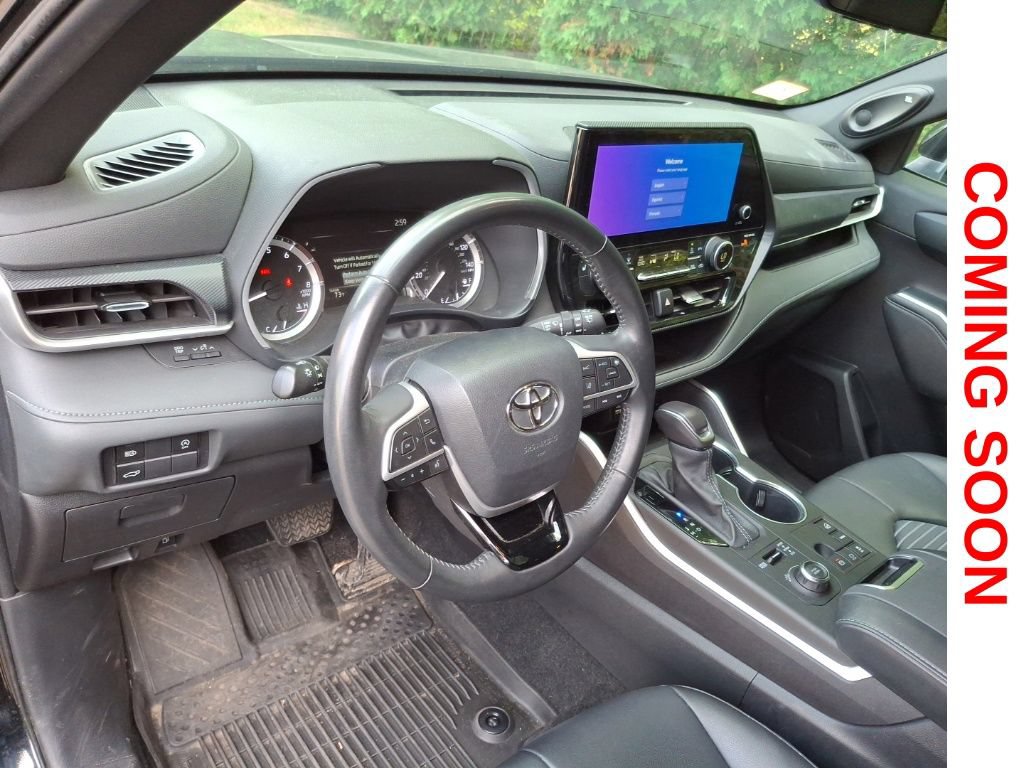 Used 2024 Toyota Highlander XSE AWD/4WD image 12