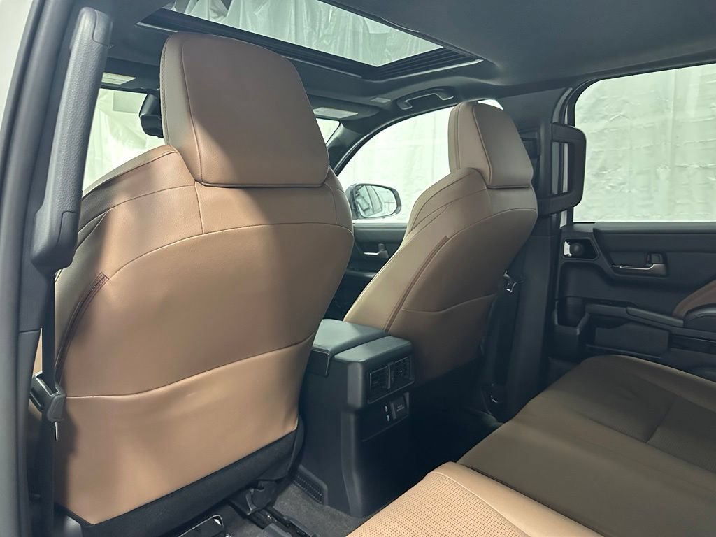 Used 2025 Toyota 4Runner Limited AWD/4WD image 46