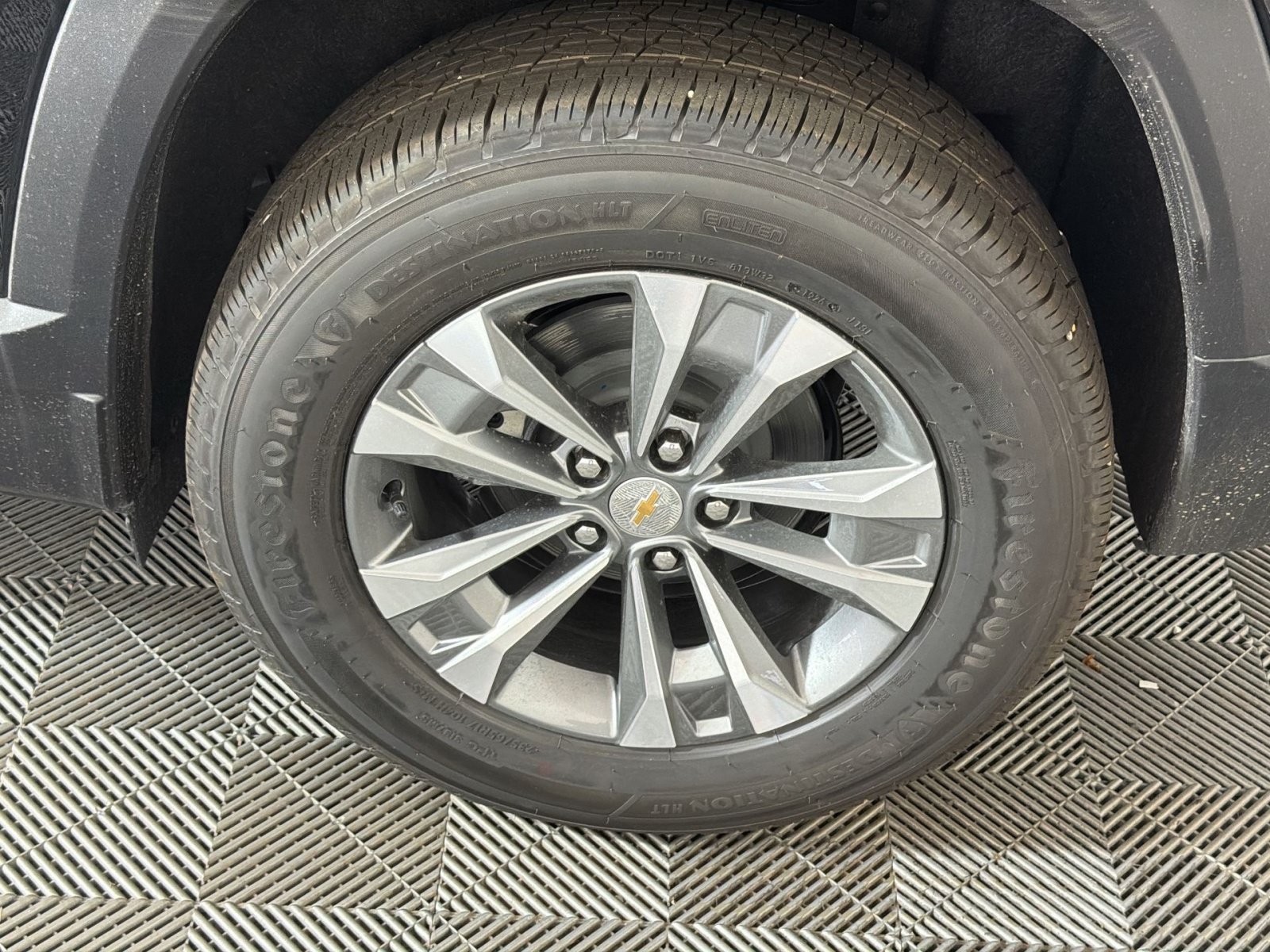 New 2027 Chevrolet Equinox LT FWD image 12