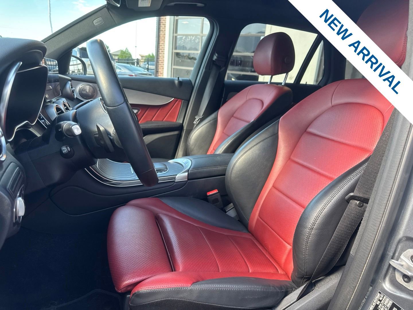 Used 2021 Mercedes-Benz GLC 300 4MATIC image 16