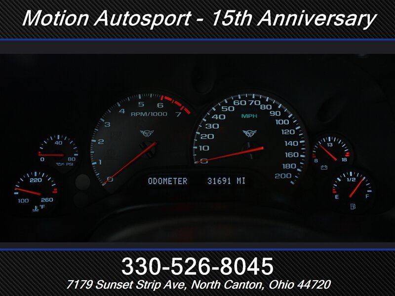 Used 2004 Chevrolet Corvette Coupe w/ Preferred Equipment Group RWD image 24