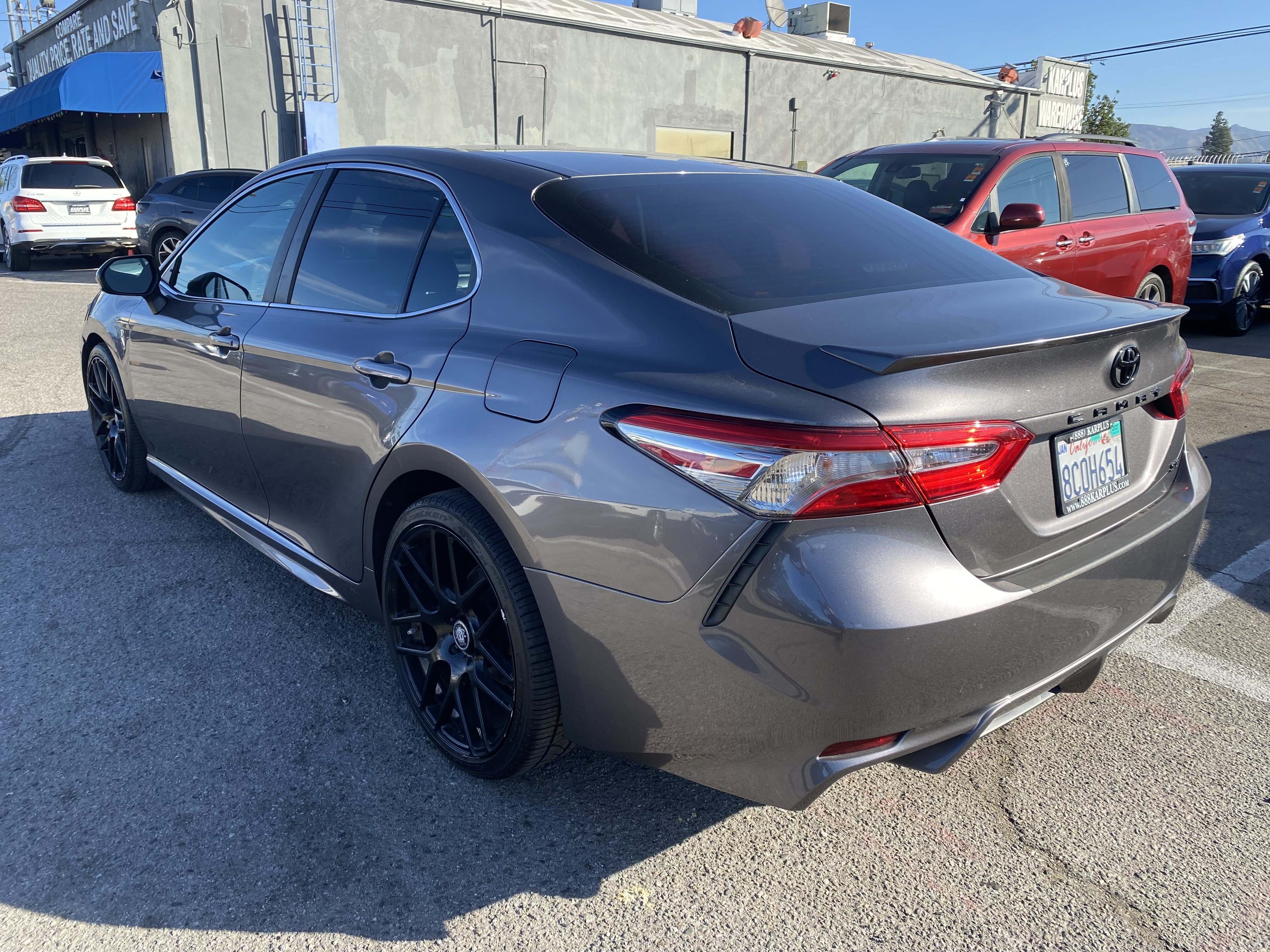Used 2018 Toyota Camry SE FWD image 12