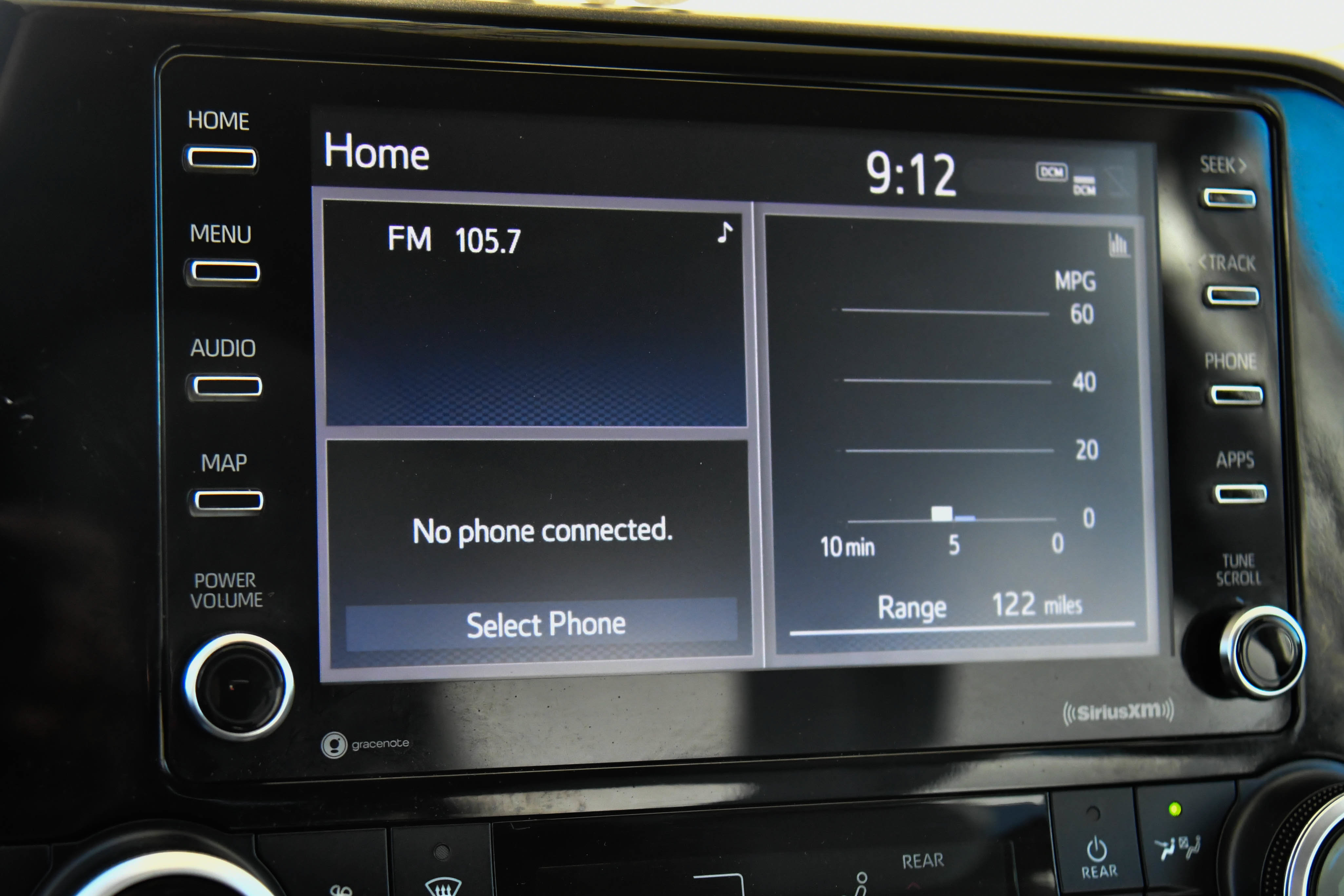Used 2021 Toyota Highlander L FWD image 21