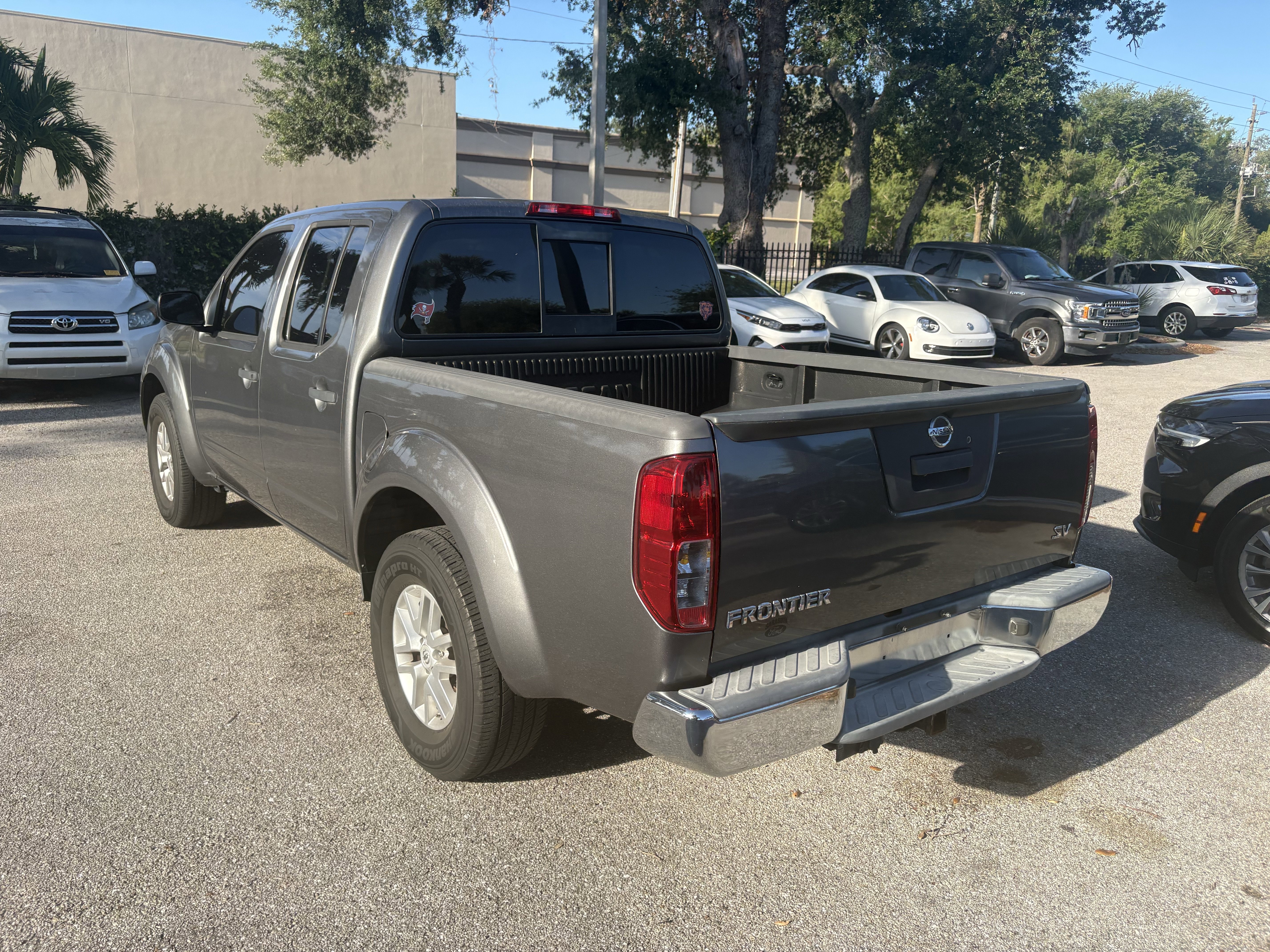 Used 2019 Nissan Frontier SV RWD image 5