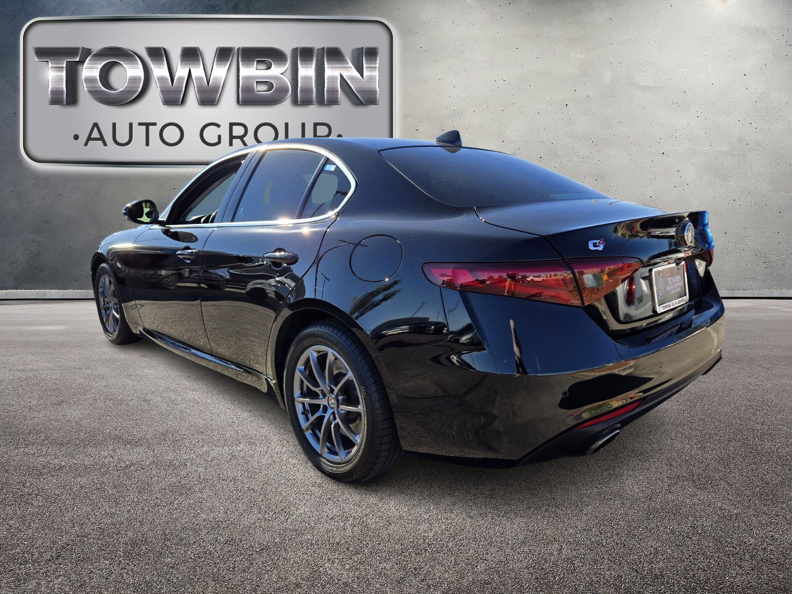 Used 2018 Alfa Romeo Giulia AWD image 6