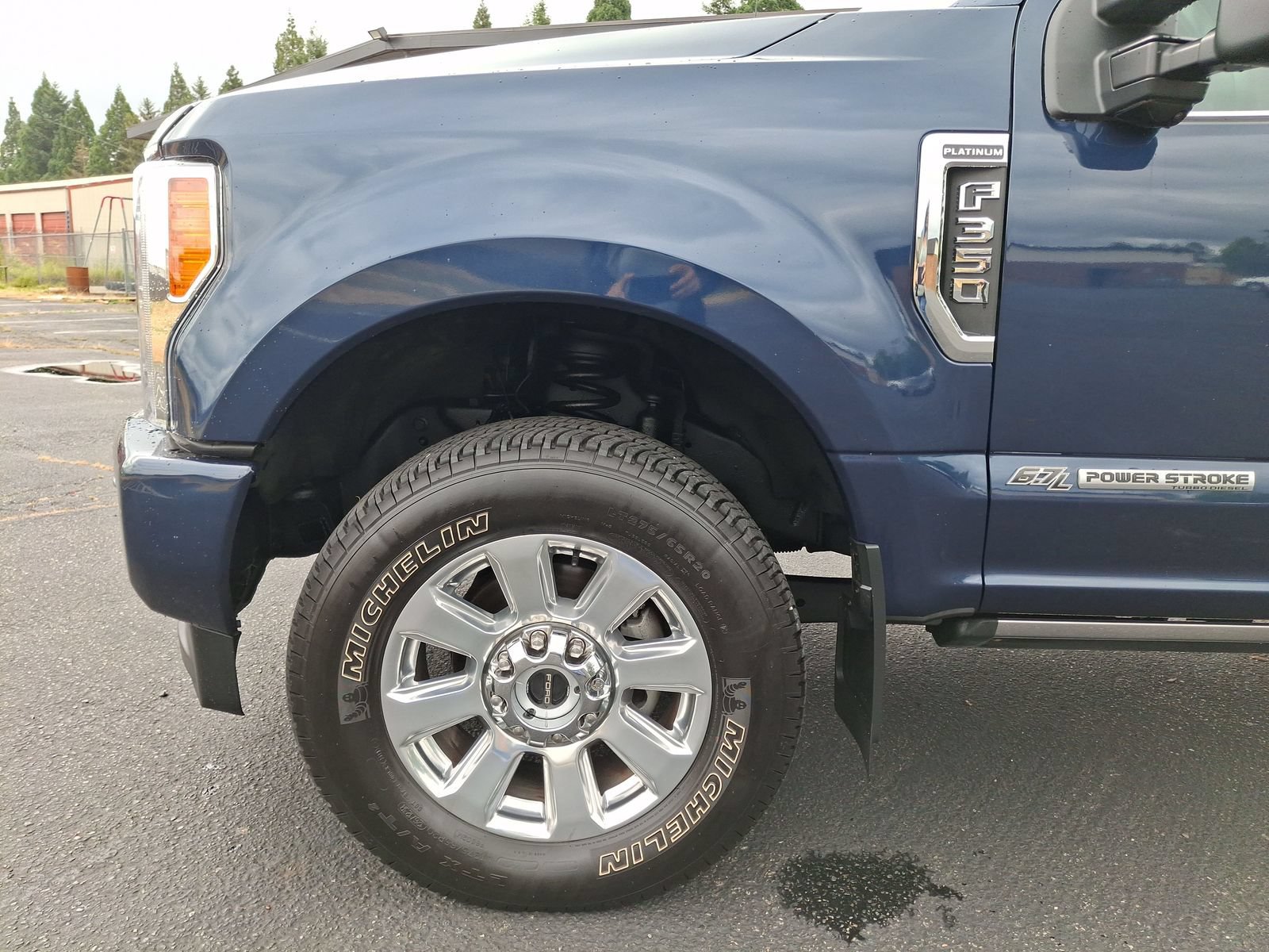 Used 2019 Ford F350 Platinum w/ Platinum Ultimate Package AWD/4WD image 28