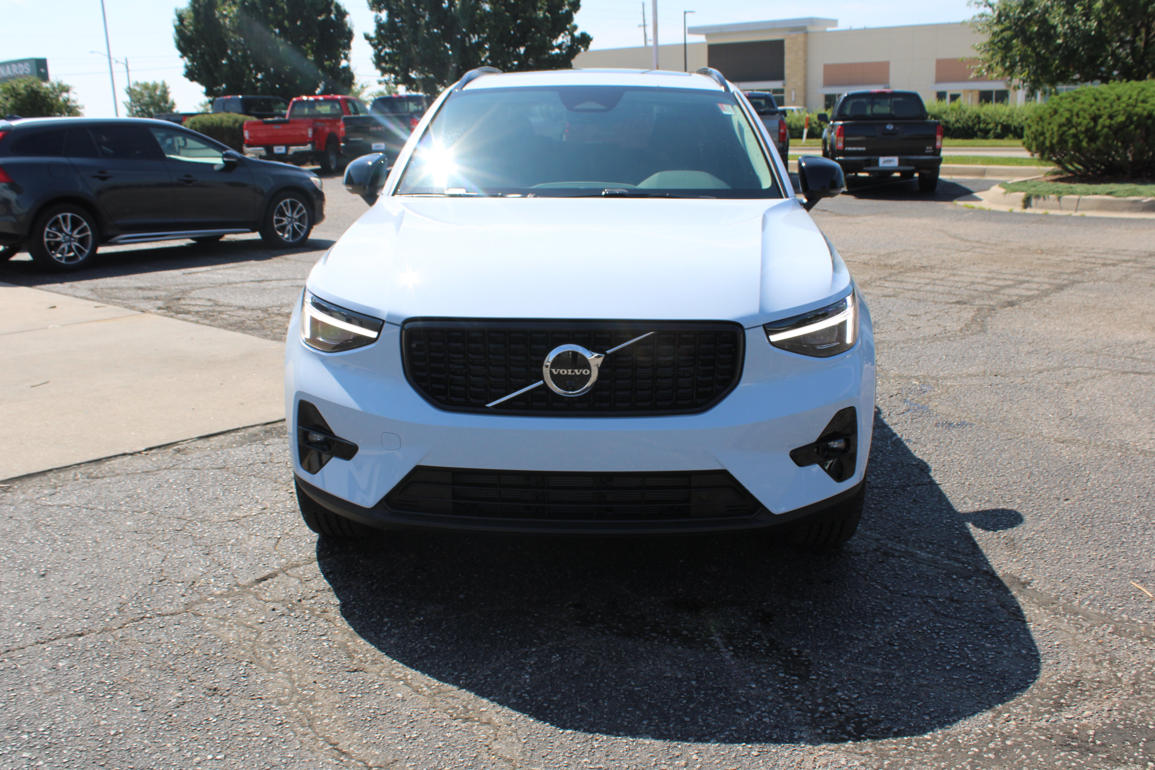 Used 2026 Volvo XC40 B5 Plus w/ Protection Package Premier AWD/4WD image 7