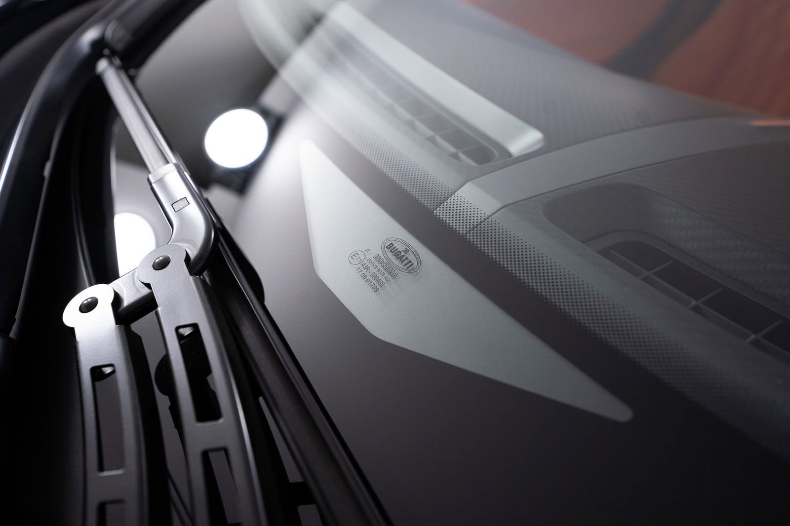 Used 2018 Bugatti Chiron image 19