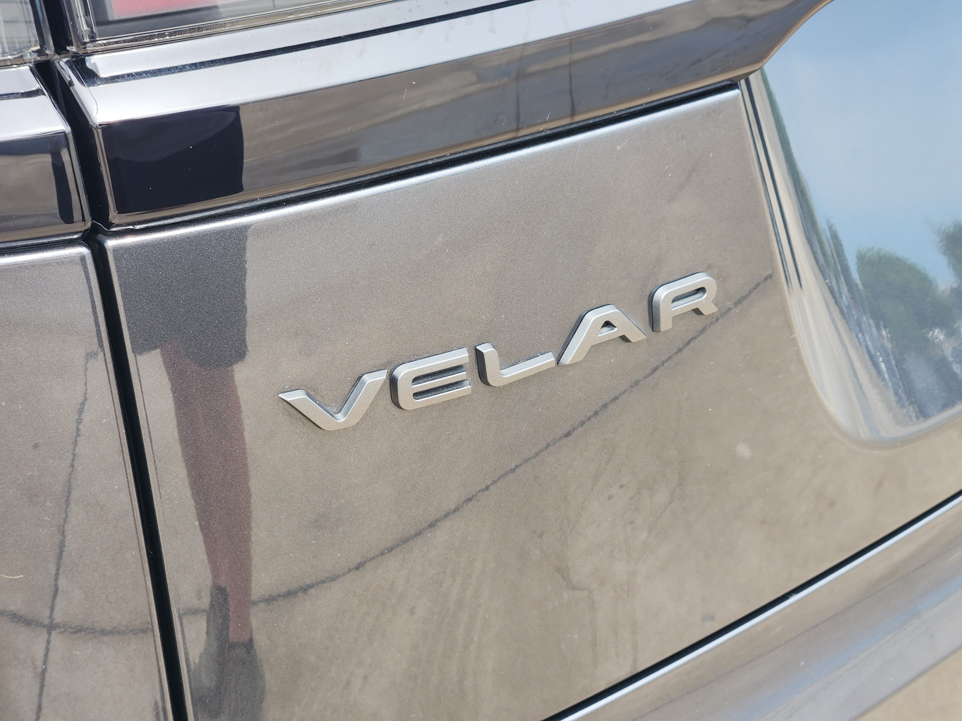 Certified 2026 Land Rover Range Rover Velar Dynamic SE AWD/4WD image 13