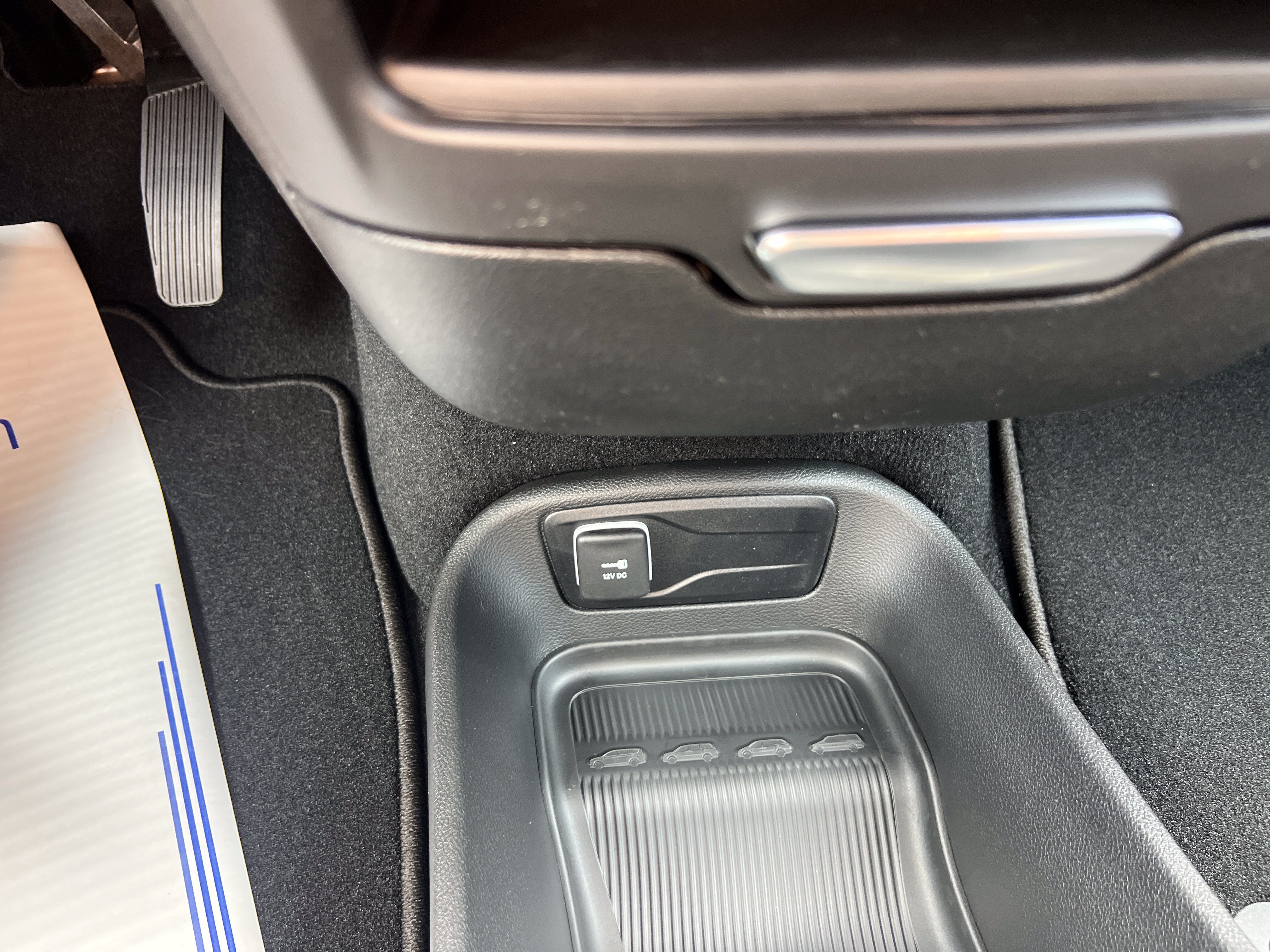 New 2027 Chrysler Pacifica Select FWD image 21