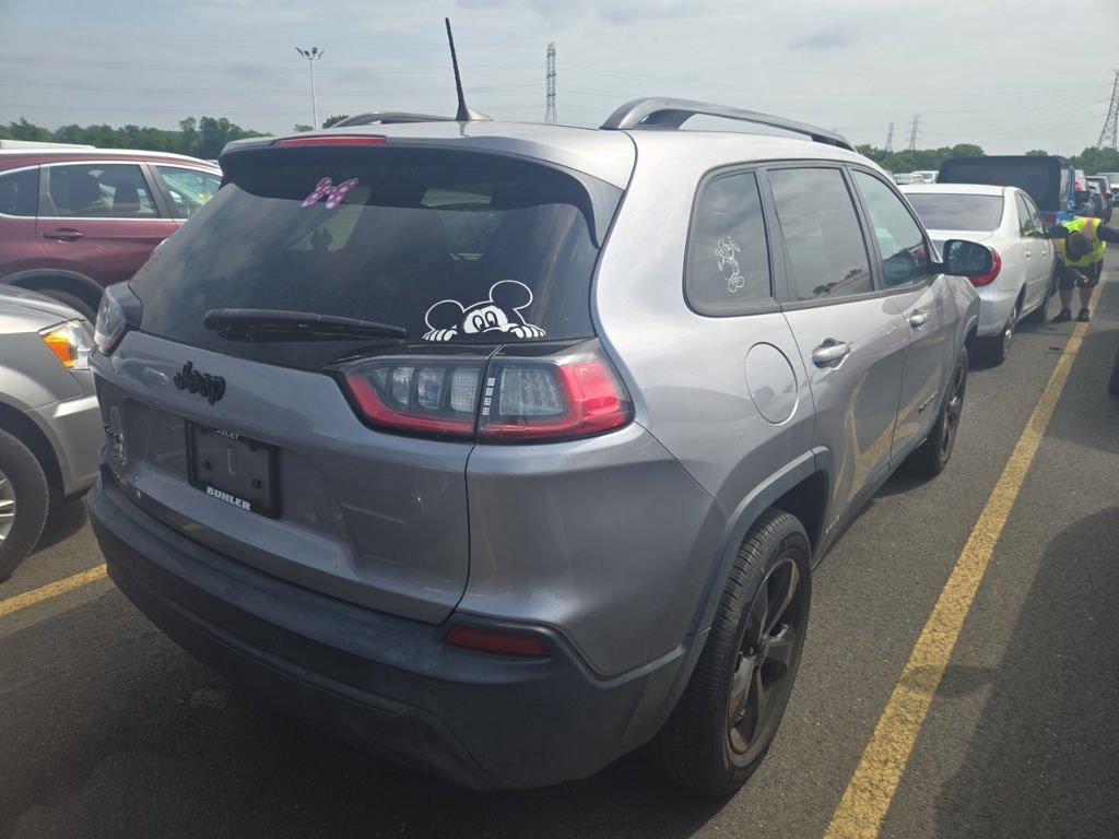 Used 2019 Jeep Cherokee Latitude Plus AWD/4WD image 2