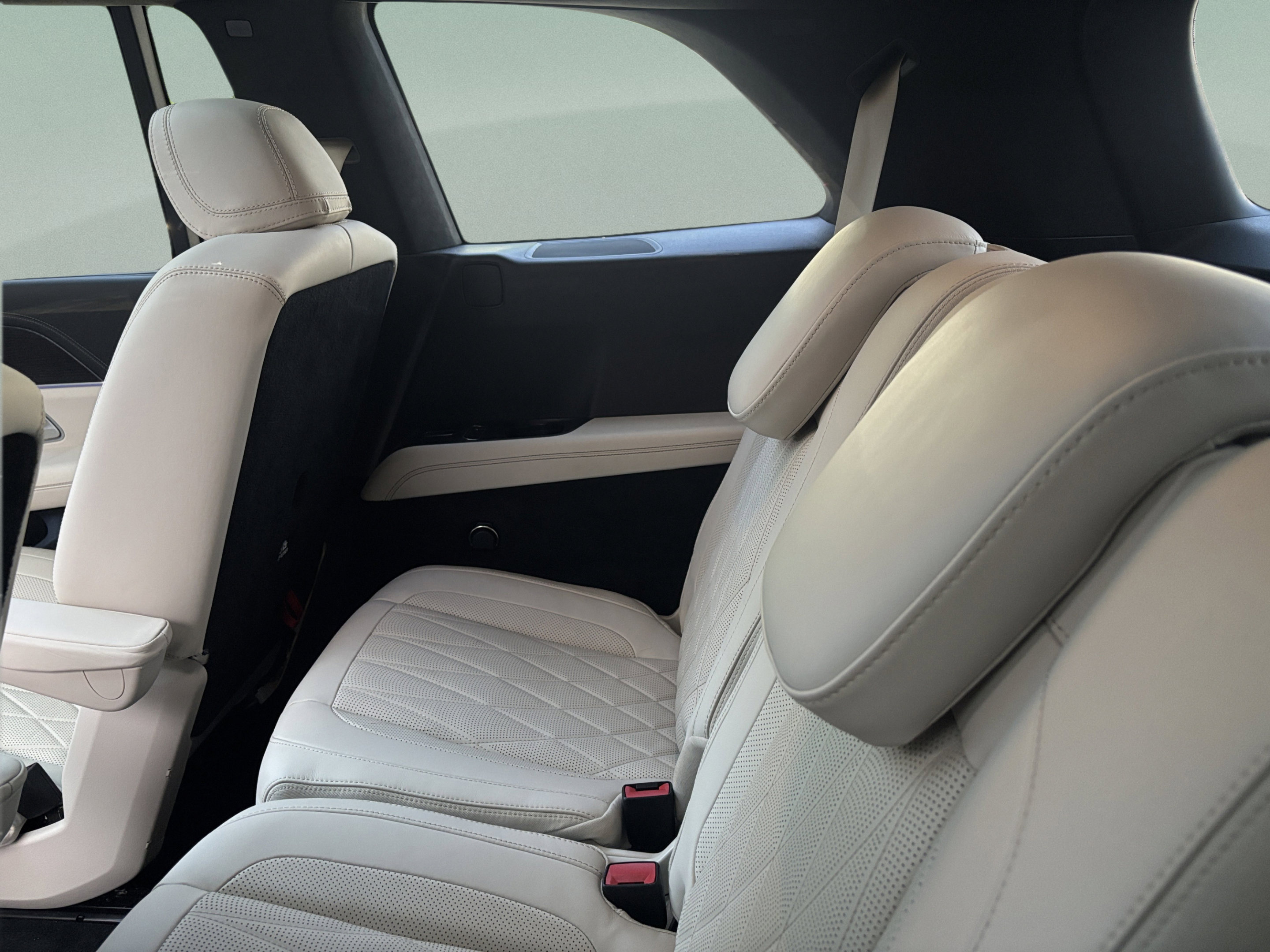 Certified 2023 Mercedes-Benz GLS 63 AMG 4MATIC image 33