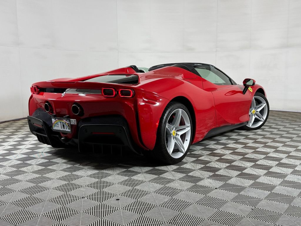Used 2023 Ferrari SF90 Spider image 2