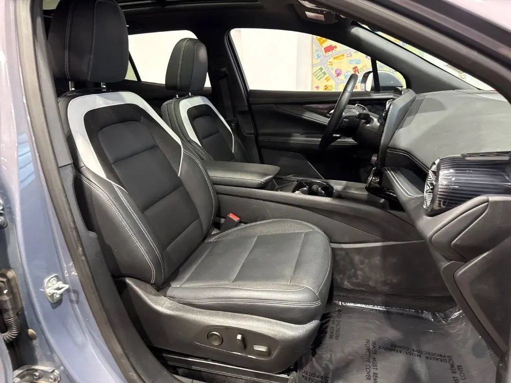 Used 2024 Chevrolet Blazer EV LT AWD/4WD image 21