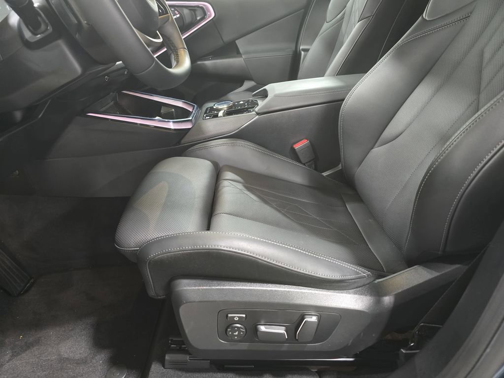 Certified 2025 BMW X3 xDrive30i w/ M Sport Package image 21