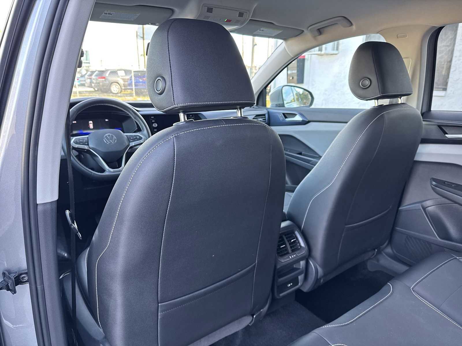 Used 2022 Volkswagen Taos SE image 17