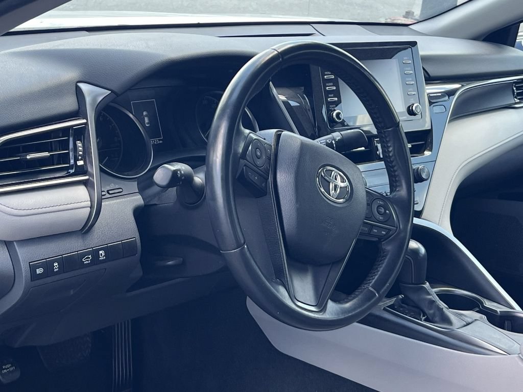 Used 2021 Toyota Camry SE FWD image 15