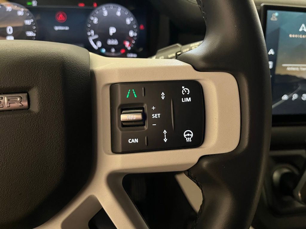 Used 2025 Land Rover Defender 110 S image 38
