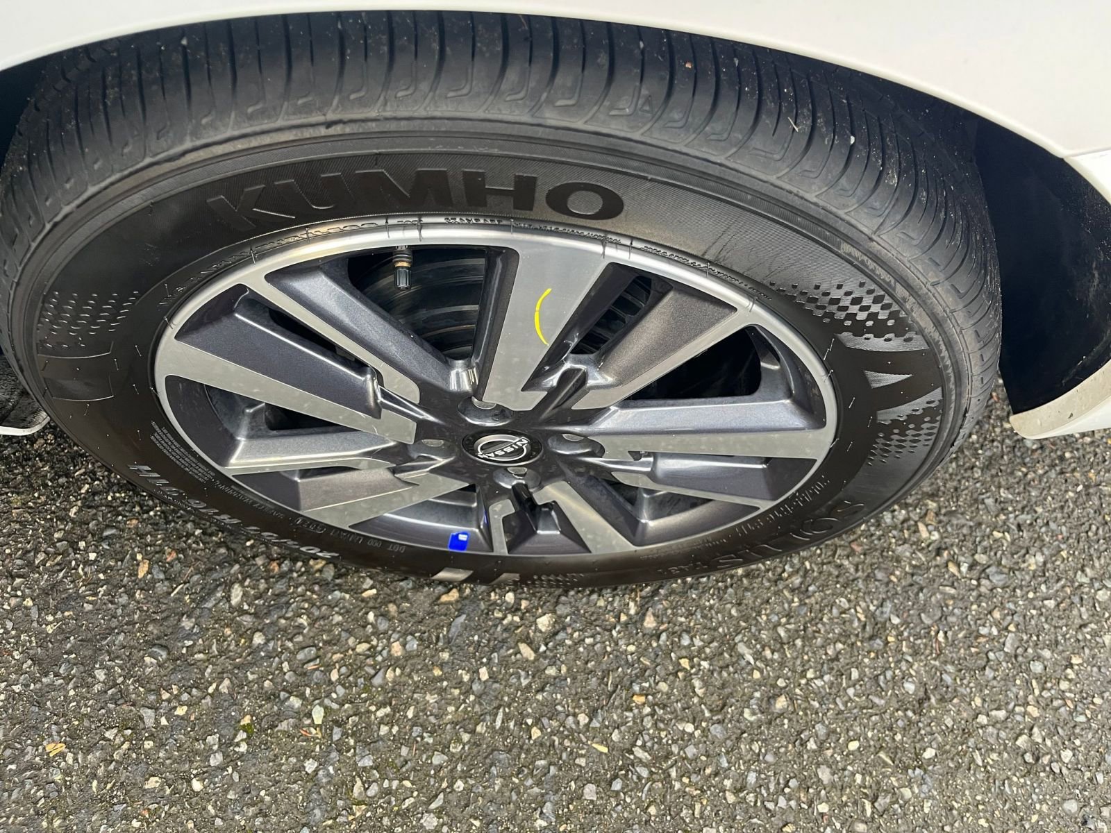 Used 2025 Nissan Versa SV image 30