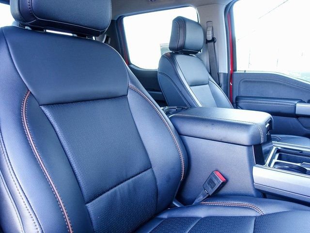 New 2026 Ford F250 Lariat w/ Black Appearance Package image 32