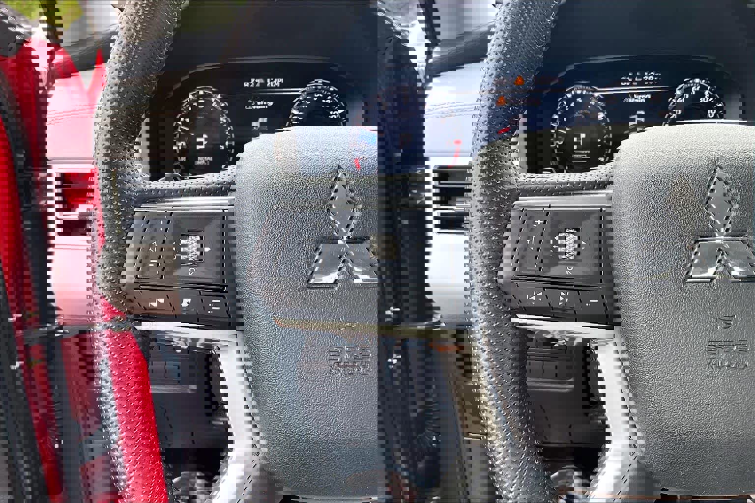 Used 2023 Mitsubishi Outlander SEL image 17