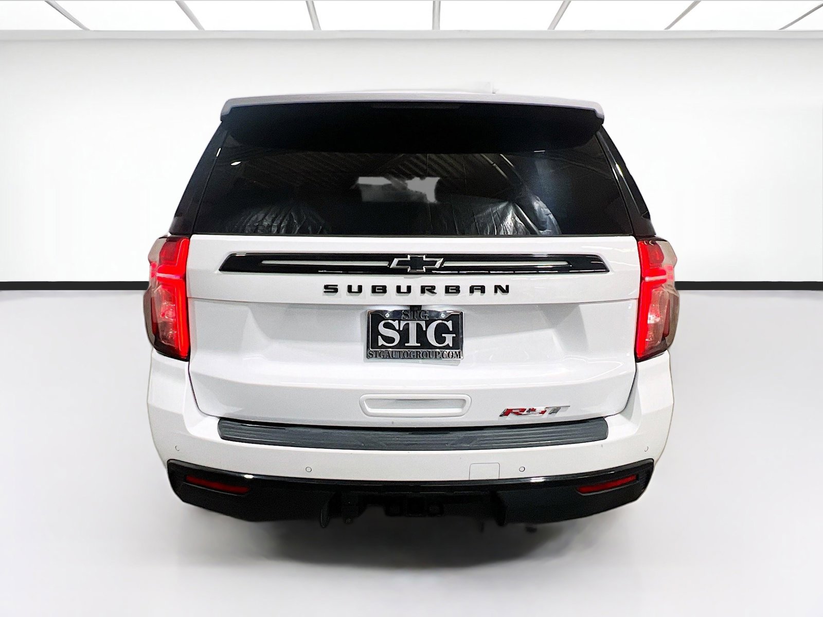 Used 2024 Chevrolet Suburban RST RWD image 5