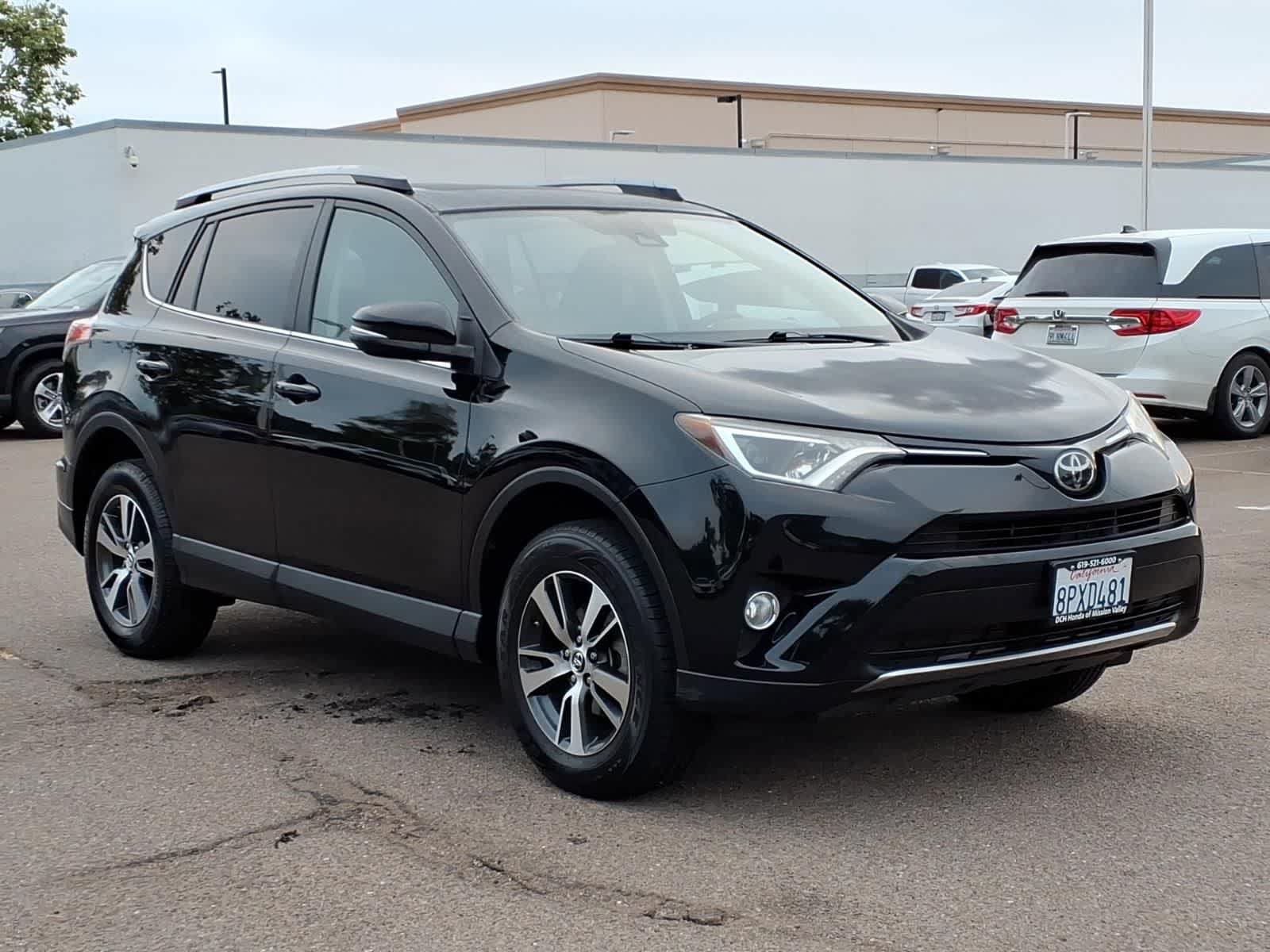 Used 2017 Toyota RAV4 XLE FWD image 3