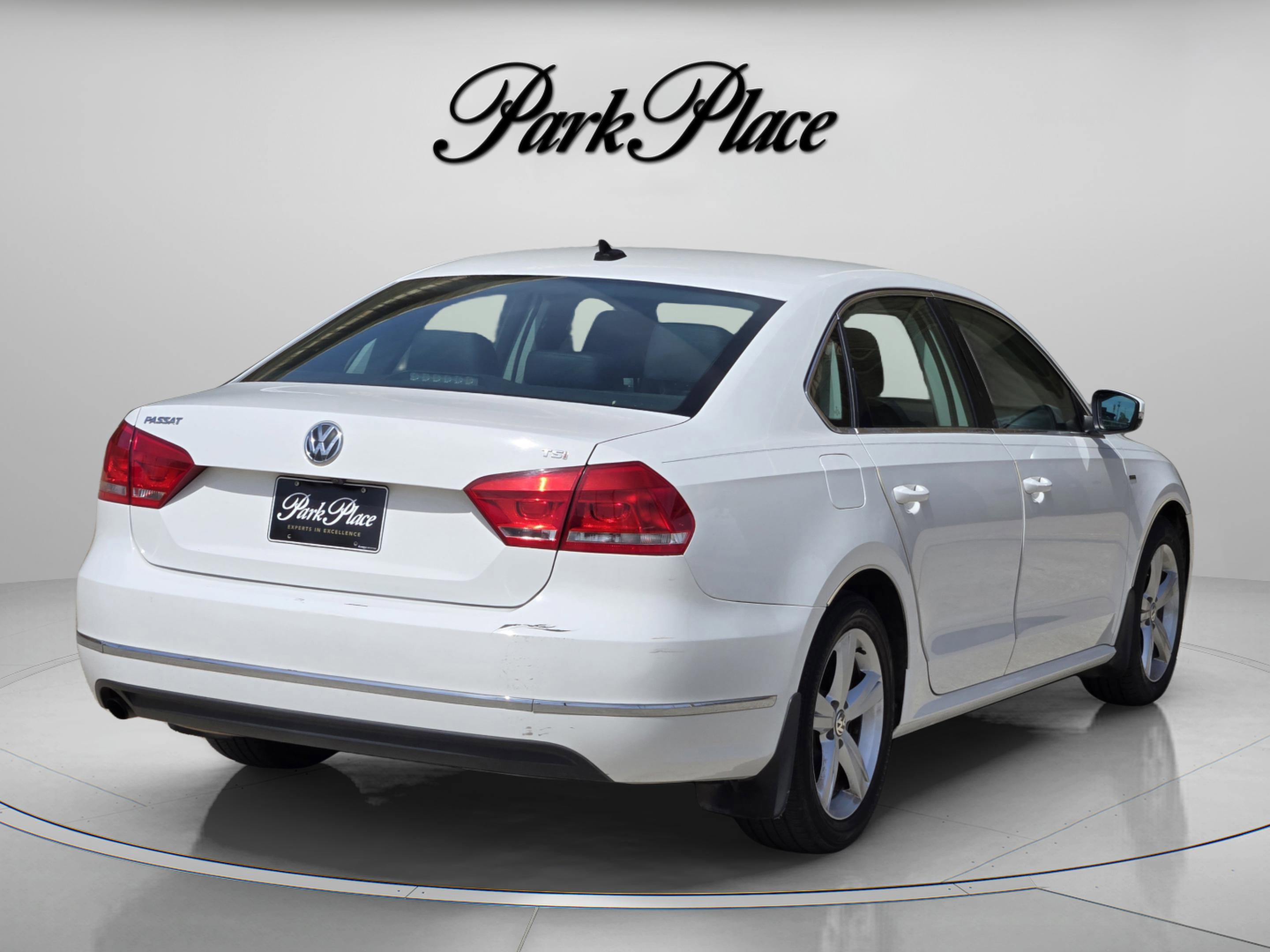 Used 2015 Volkswagen Passat 1.8T Limited Edition FWD image 6