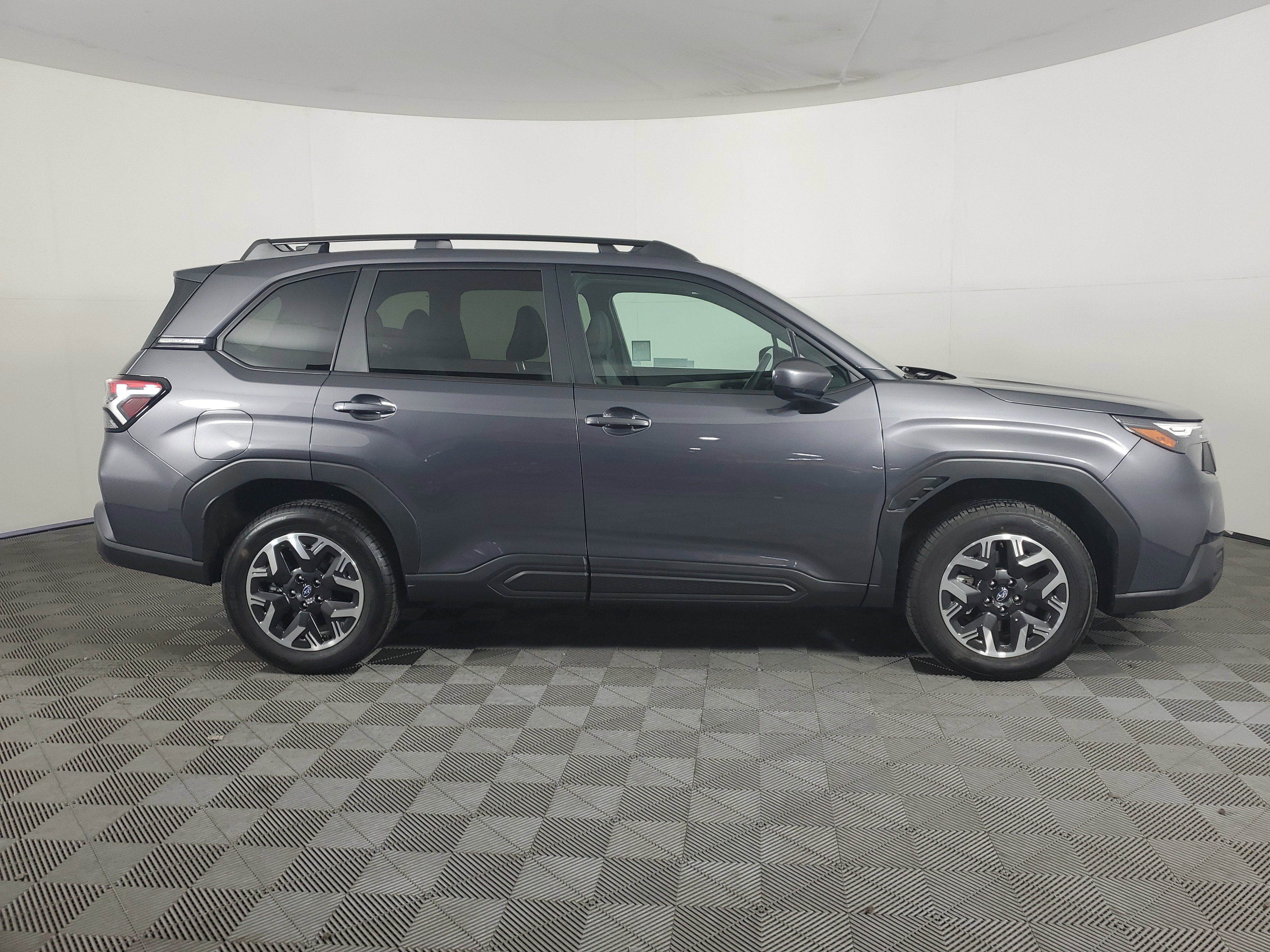 Used 2026 Subaru Forester Premium image 3