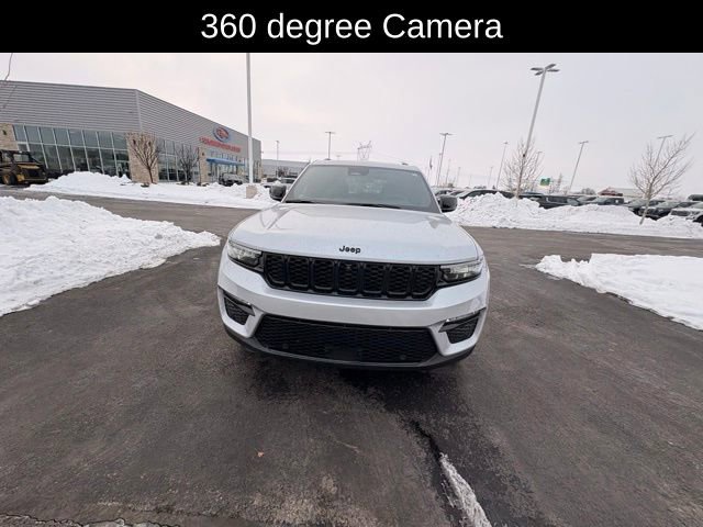 Used 2025 Jeep Grand Cherokee Limited w/ Luxury Tech Group II image 2