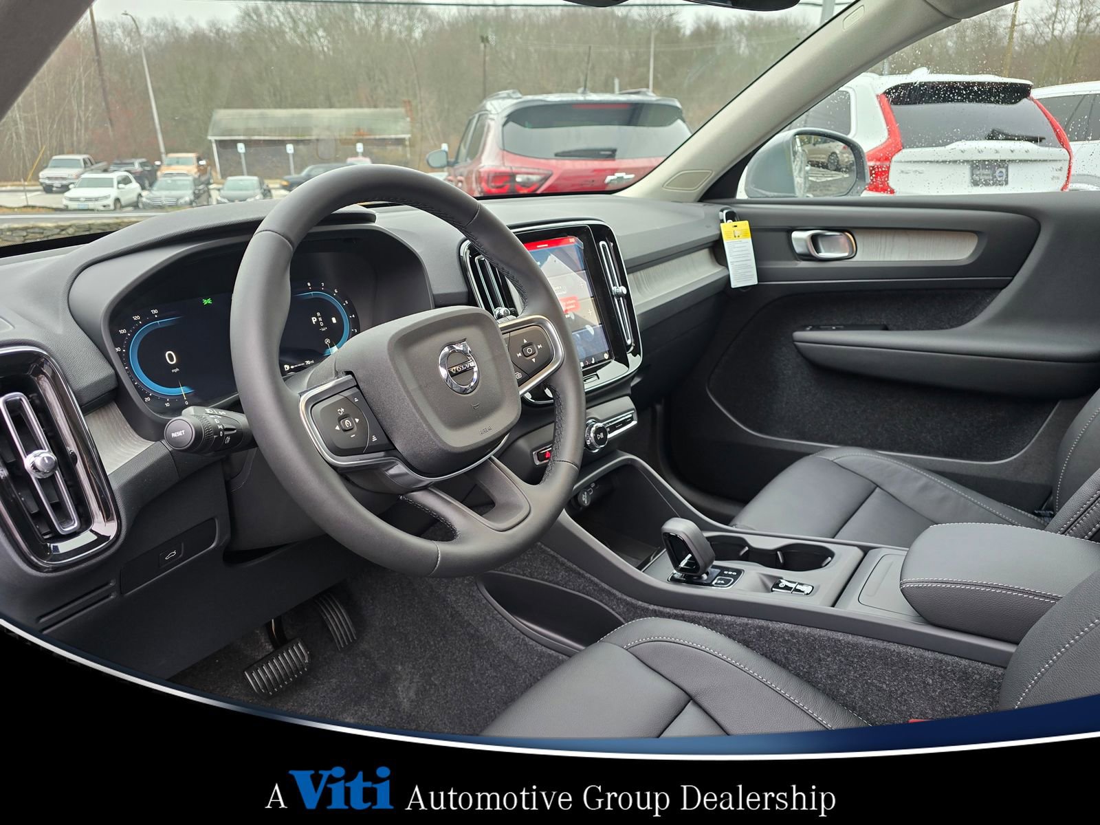 Used 2025 Volvo XC40 B5 Core w/ Protection Package Premier image 11