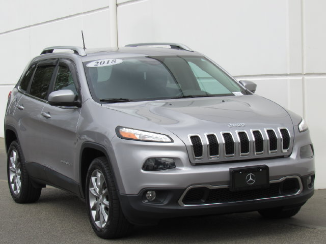 Used 2018 Jeep Cherokee Limited FWD image 2