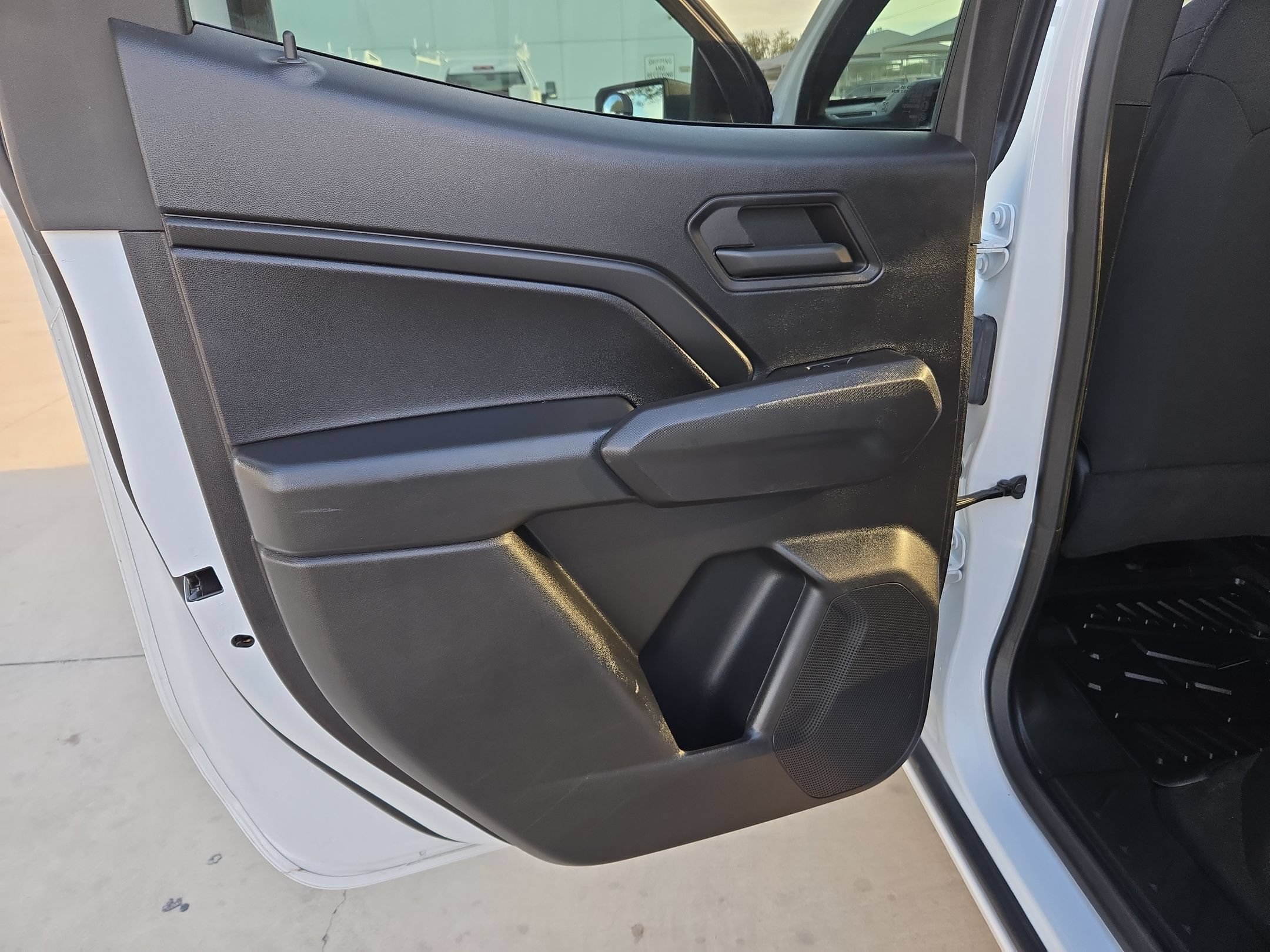 Certified 2024 Chevrolet Colorado W/T RWD image 14