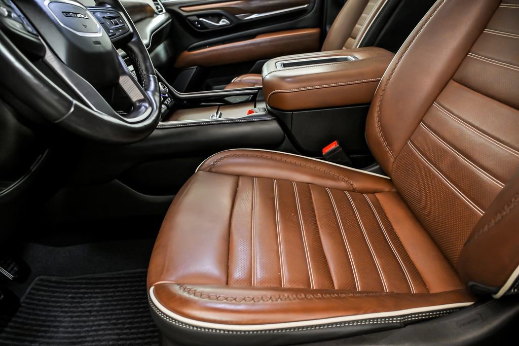 Used 2023 GMC Yukon XL Denali Ultimate image 12