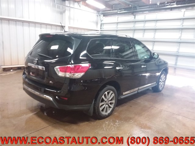 Used 2014 Nissan Pathfinder SL w/ SL Tech Package FWD image 2