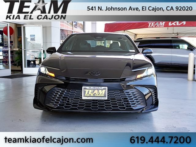Used 2025 Toyota Camry SE w/ Convenience Package FWD image 4