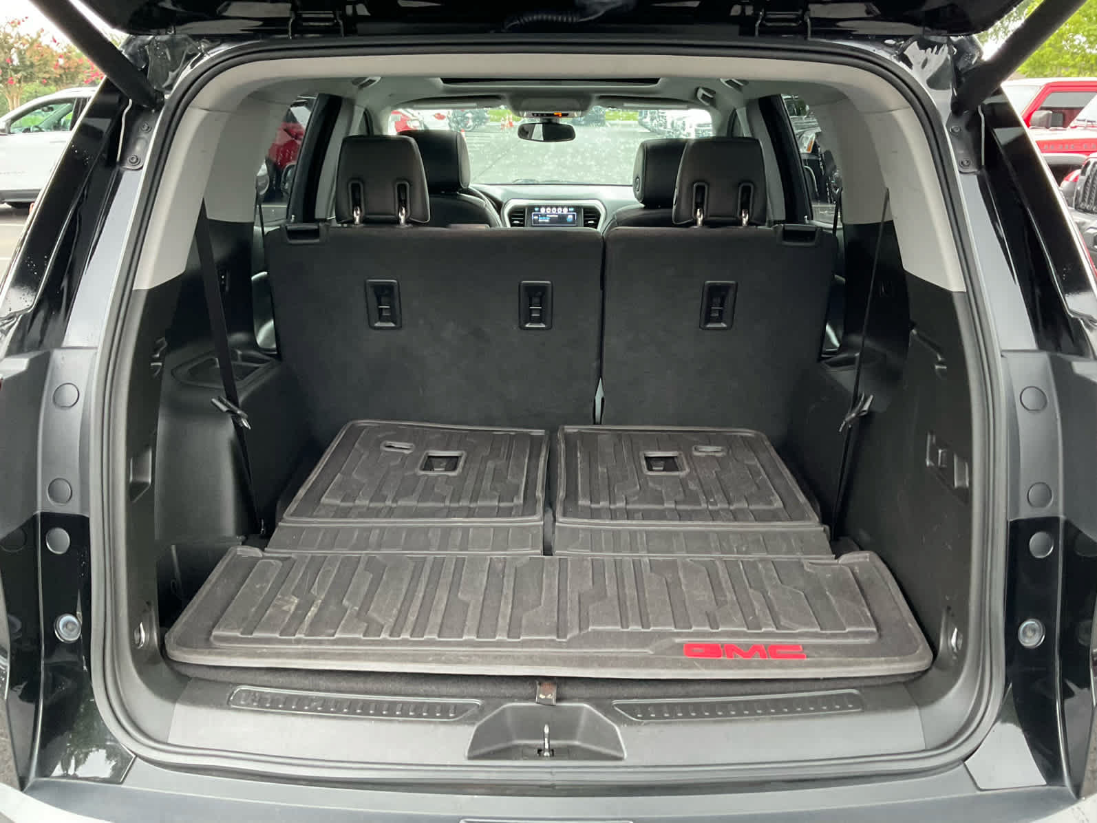 Used 2018 GMC Acadia SLT FWD image 28