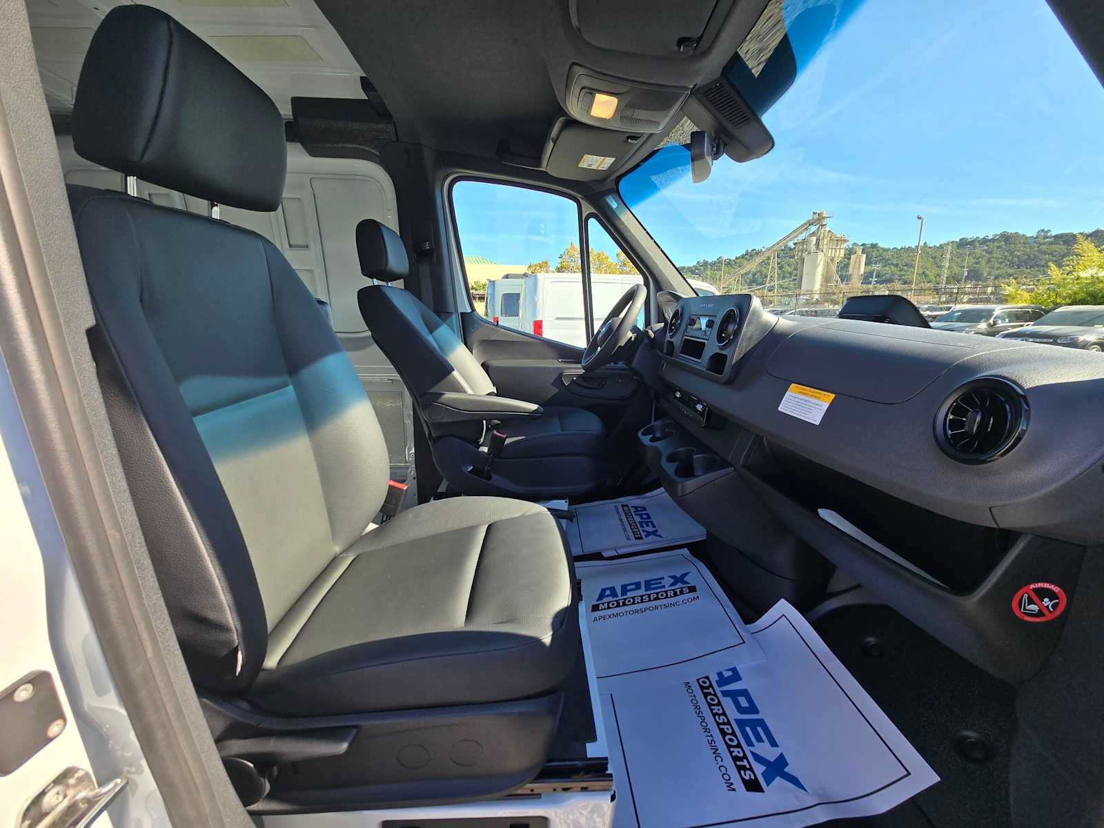 Used 2025 Mercedes-Benz Sprinter 2500 image 11
