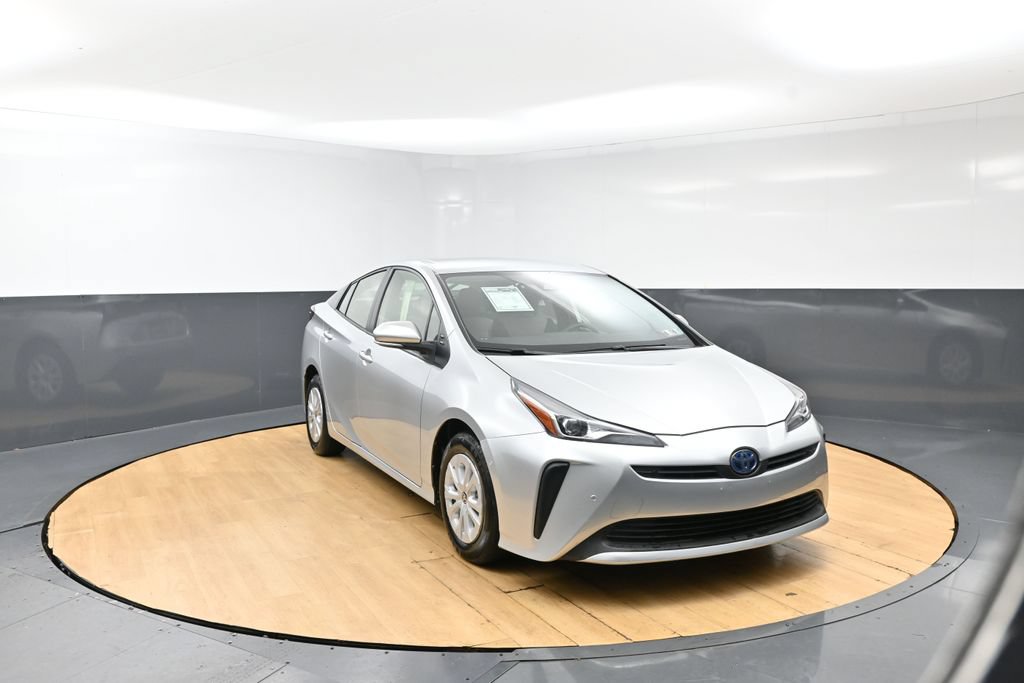 Used 2022 Toyota Prius LE FWD image 3