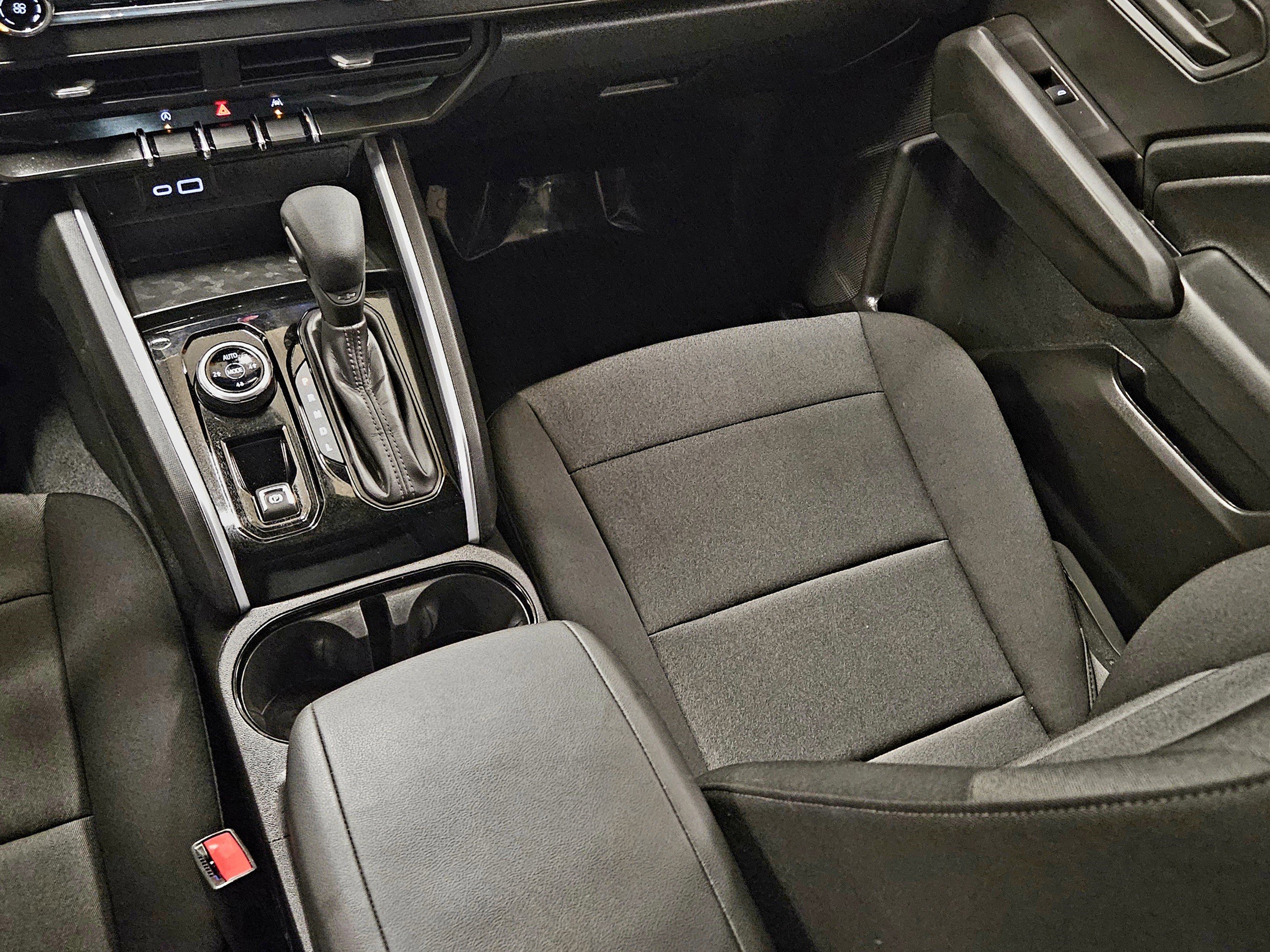 Used 2024 Chevrolet Colorado Trail Boss w/ Advanced Trailering Package AWD/4WD image 14