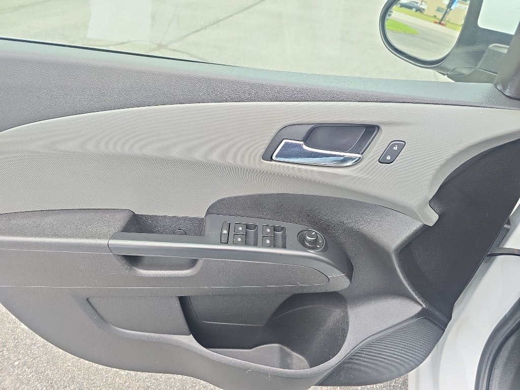 Used 2016 Chevrolet Sonic LT FWD image 17