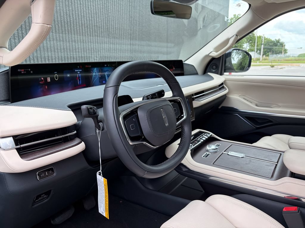 New 2027 Lincoln Navigator Reserve AWD/4WD image 11